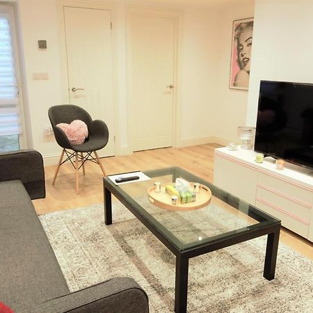 Stylish 2 Bedroom Apartment In The Heart Of Greenwich London Exterior photo